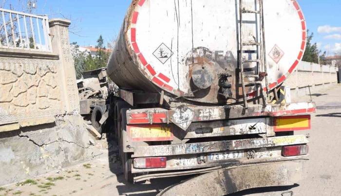 Şanlıurfa’da Trafik Kazası: 1 Ölü, 2 Yaralı