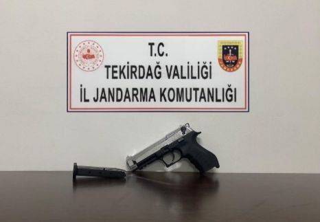 Üzerlerinden Tabanca Ele Geçirildi