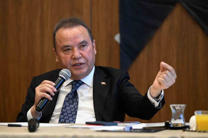 Başkan Böcek’ten Trafiğe Yeni Çözüm Yolları