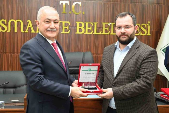 Başkan Kadir Kara’dan, Meclis Üyelerine Teşekkür Plaketi