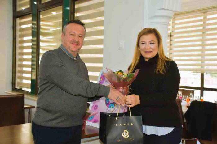 Denizli Osb 8 Mart’ta Kadın Çalışanlarını Unutmadı