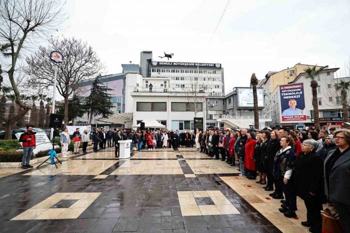 Denizlili Kadınlar Atatürk’ü Unutmadı