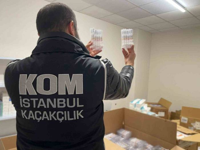 İstanbul’da Kaçak İlaç Operasyonu: 328 Bin İlaç Ele Geçirildi