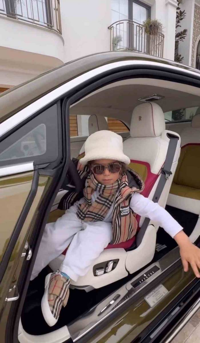 Değeri 40 Milyonun Üzerindeki Aracı Kullanan Zayn’in Gülümseten Sözleri