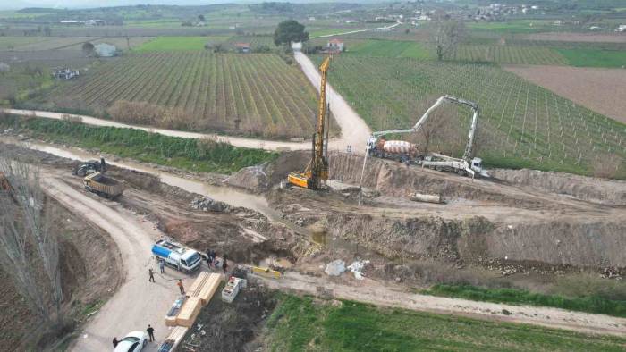 Aşırı Yağmurda Çöken Sarma Çayı Köprüsünde İnşaat Çalışmaları Başladı