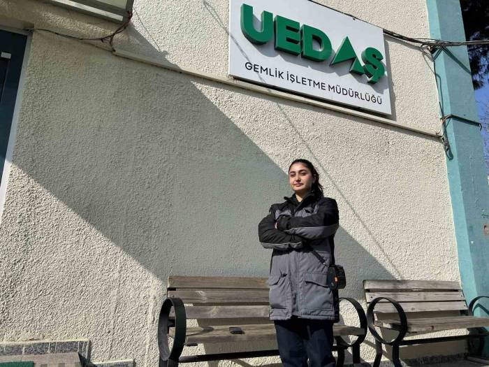 Elektriğe Kadın Eli Değiyor