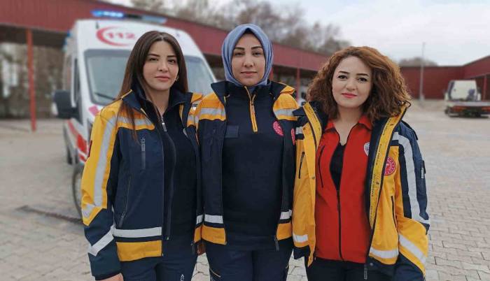 112’nin Kadın Kahramanları Zorlu Coğrafyada Görev Yapıyor