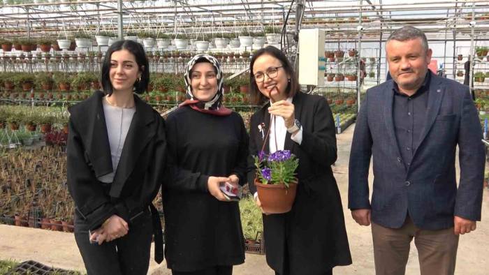 Vali Kaya’da İldeki Başarılı Kadınlarla Buluştu