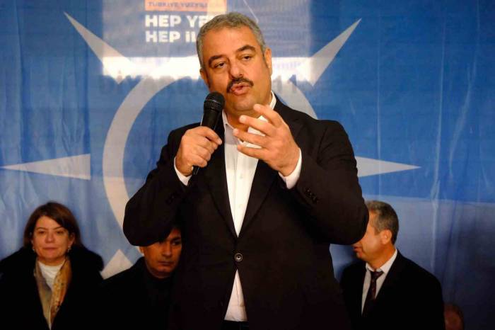 Ak Parti Büyükşehir Belediye Başkan Adayı Bilden: "Birileri Gibi Molotofa, Mermiye, Silaha Talip Olmadık"