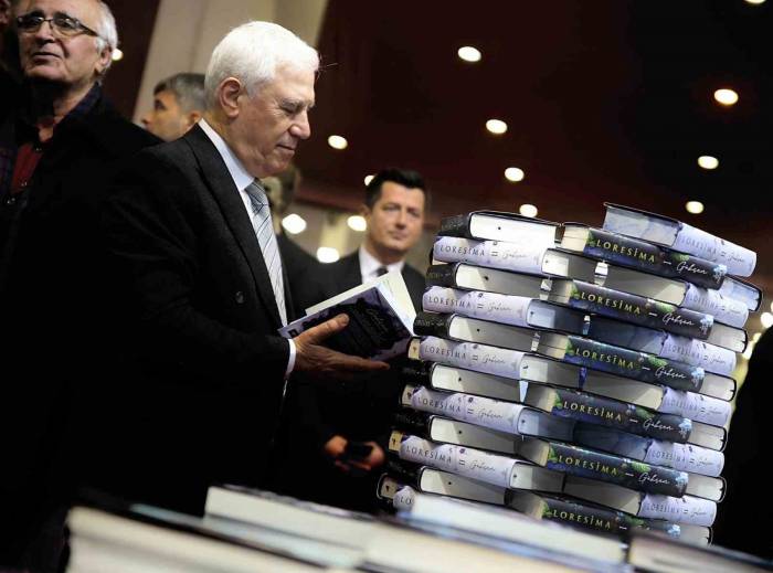 Bozbey, Kitapseverlerle Buluştu