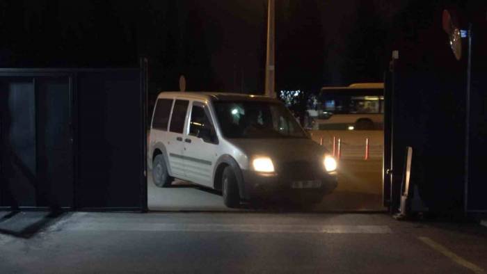 Kar Maskesi Ve Silahla Kuyumcuyu Böyle Soydular 8 Saat Geçmeden Yakalandılar