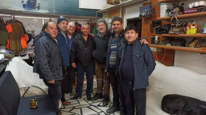 Muhtar Adayı Kapı Kapı Gezerek Esnafın Derdini Dinliyor