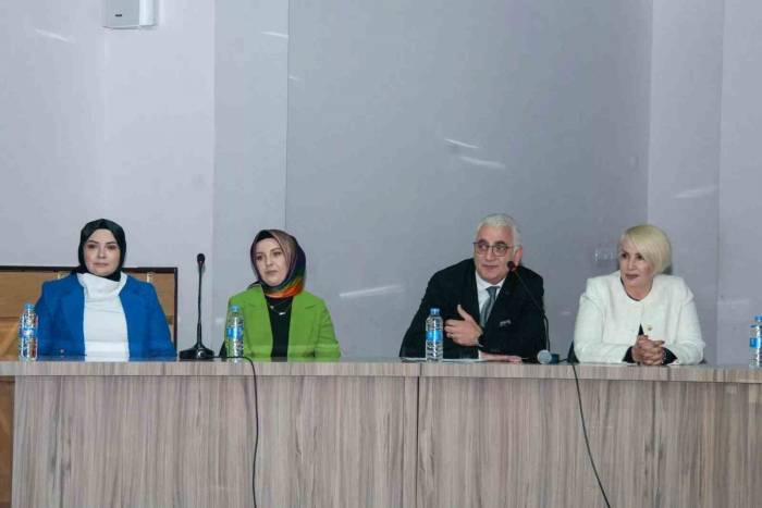 Ebyü’de 8 Mart Dünya Kadınlar Günü Paneli