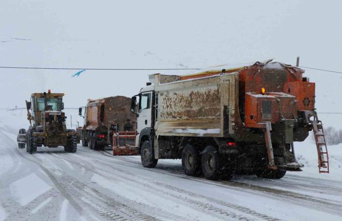 Erzincan’ın Yüksek Kesimlerinde Kar Yağışı