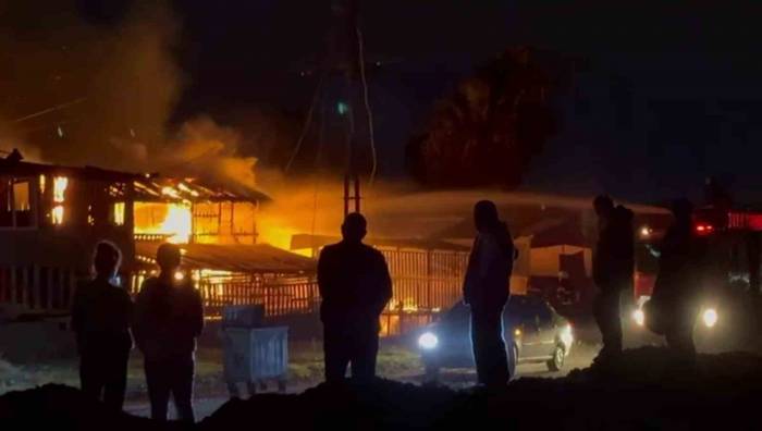 Sahildeki 3 Baraka Alevlere Teslim Oldu