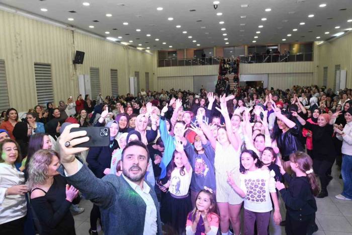 Kestel’de Kadınlar, Matinede Doyasıya Eğlendi