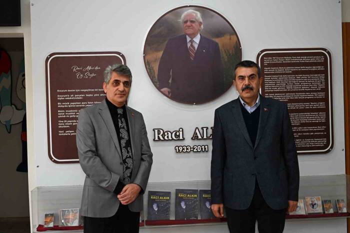 Bakan Tekin; “Raci Alkır Erzurum İçin Bir Değerdir”