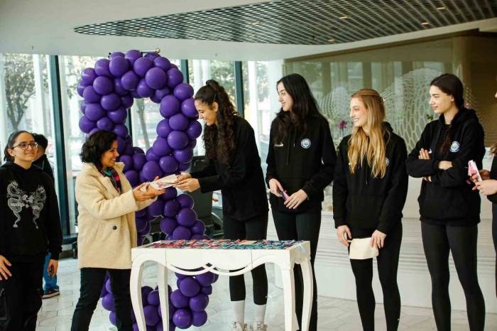 Kendi Günlerinde Hastalara Destek Oldular