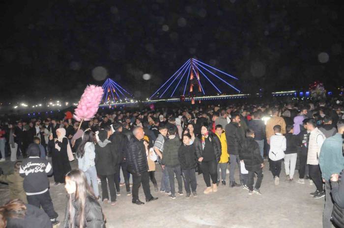 Cizre’de Düğünleri Aratmayan Köprü Açılışı