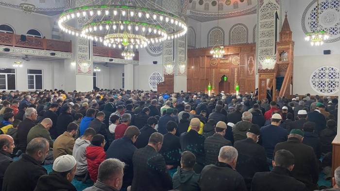 Adıyaman’da İlk Teravih Namazı Kılındı