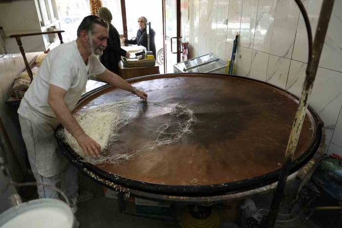 Ramazan Ayının Vazgeçilmez Tatlısı: Tel Kadayıf