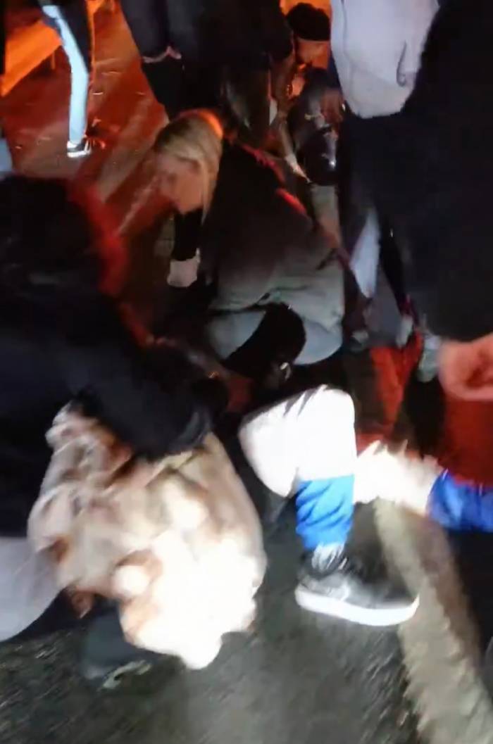 Sarıyer’de Ticari Taksiyle Çarpışan Motosiklet Alev Topuna Döndü: 2 Yaralı