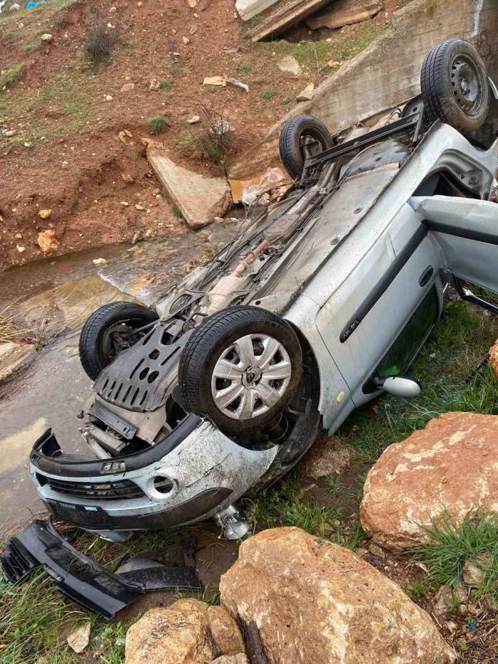 Gölbaşı’nda Otomobil Şarampole Yuvarlandı: 1 Yaralı