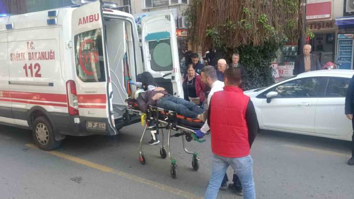 Ticari Aracın Çarptığı Yaya Yaralandı