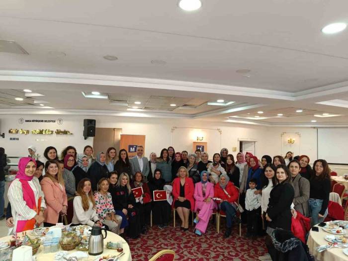 Bursalı Mali Müşavirler Diyarbakır Annesi Türkan Mutlu İle Şehit Eşi Yıldız Namdar’ı Ağırladı