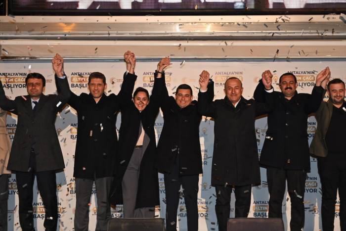 Tütüncü: “Antalya’nın Trafik Sorununu Tarihin Karanlık Sularına Gömüyoruz”