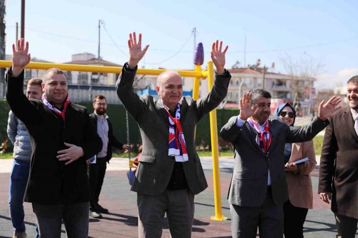 Başkan Özlü Millet Bahçesinde Vatandaşlarla Buluştu