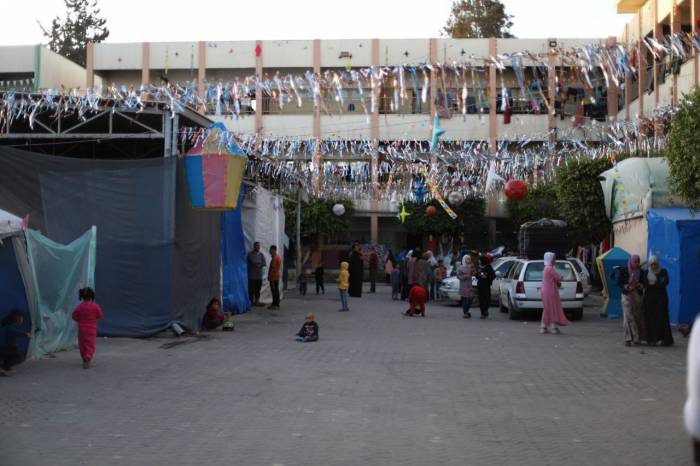 Gazze’de İlk Teravih Çadırlar Arasında Kılındı