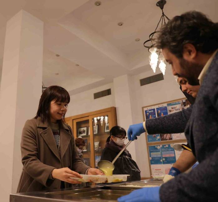 Japonya’da İlk İftar Yapıldı