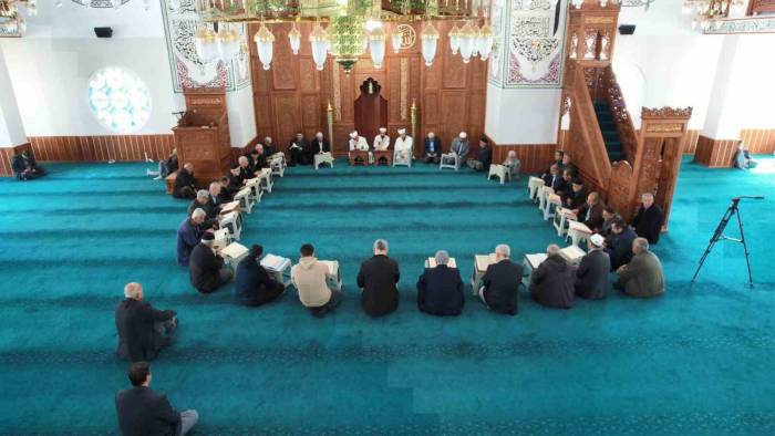 Camilerde Mukabele Başladı