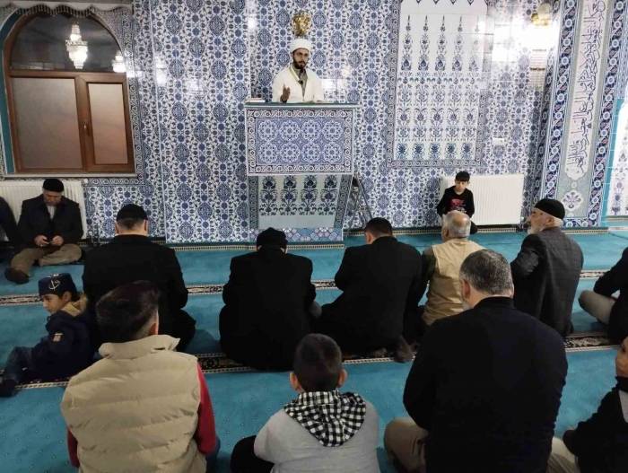 Varto’da İlk Teravih Namazı Kılındı