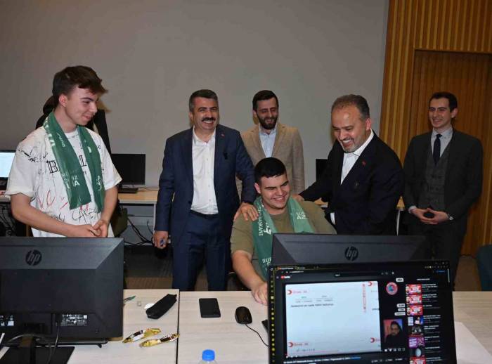 Başkan Aktaş, Sahuru Gençlerle Kütüphanede Yaptı