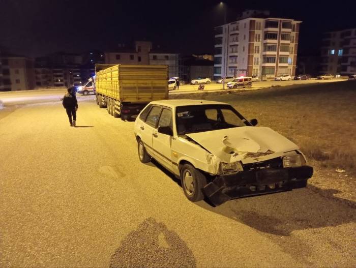 Otomobil İle Motosiklet Çarpıştı: 1 Yaralı