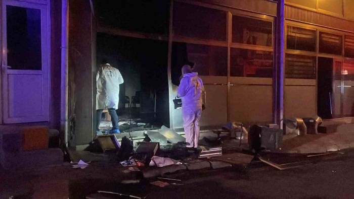 Kırklareli’de Belediyeye Ait Binayı Yaktığı İddiasıyla Tutuklanan Sanığın İlk Duruşması Görüldü