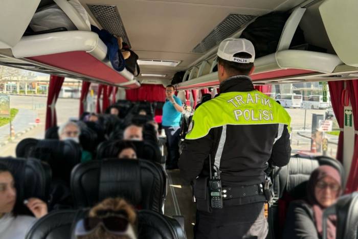 Yolcu Otobüslerinde Emniyet Kemeri Uygulaması Yapıldı