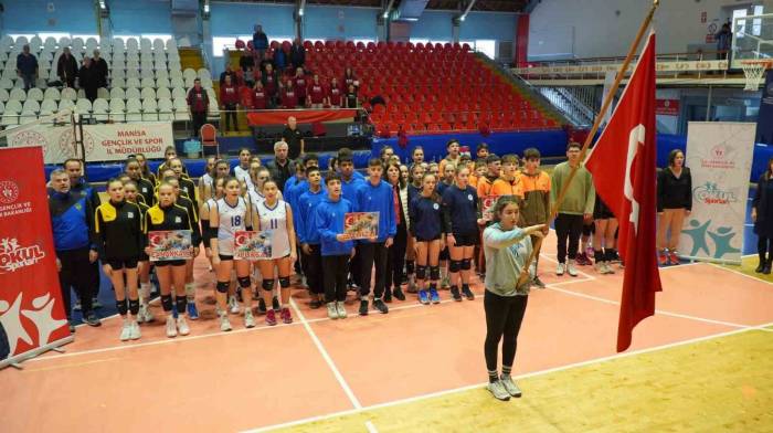 Manisa’da Yapılan Okul Sporları Voleybol Yarı Final Maçları Sona Erdi