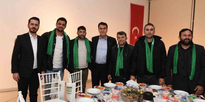 Gençlerden Dündar’a Destek Sözü