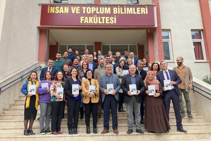 Paü İnsan Ve Toplum Bilimleri Fakültesi Kendi Tarihini Yazdı