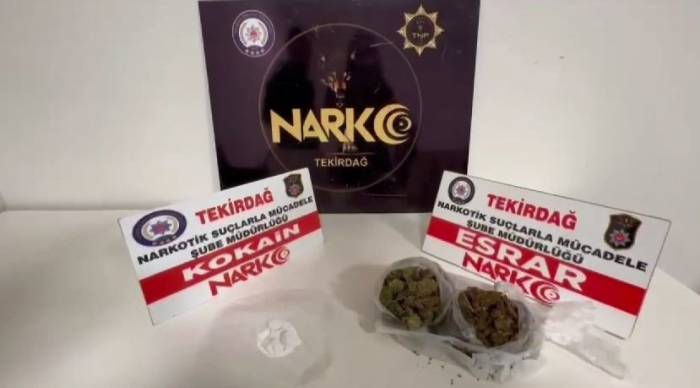 Taksinin Motorundan Esrar Ve Kokain Çıktı