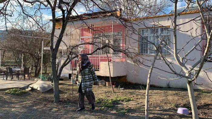 Milyonluk Teklifleri Umursamadı, Arazisini Jandarmaya Bağışladı