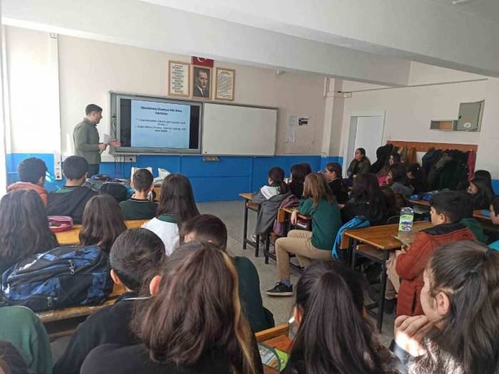 Öğrencilere ‘Biyokaçakçılık Ve Tabiat Turizmi’ Eğitimi