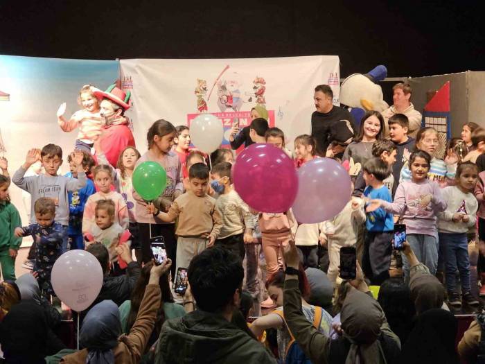 Çocuklar Ramazan Şenliğinde Eğlendi