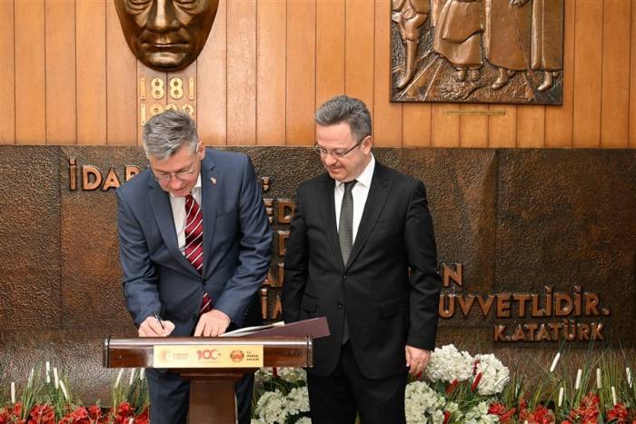 Vali Ünlü Başkonsolos Shröer’le Bilgi Alışverişinde Bulundu