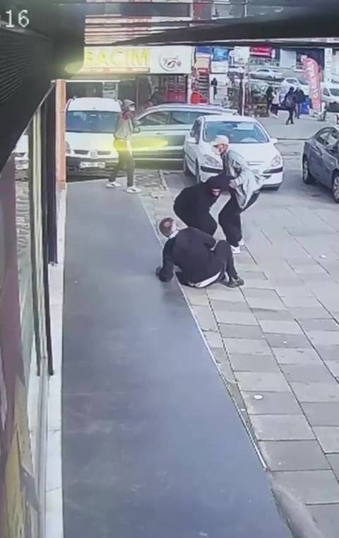 Maskeli Gaspçıların Planı Tutmadı: Sert Kayaya Çarpınca Apar Topar Kaçtılar