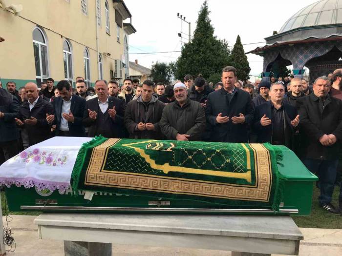 Devrilen Traktörün Altında Kalarak Hayatını Kaybetmişti, Son Yolculuğuna Uğurlandı