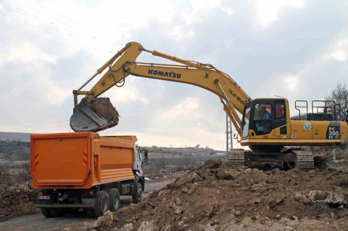 Talas Tablakaya Mahallesi’nde Hummalı Yol Çalışması